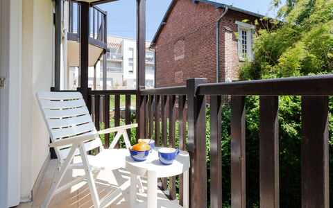 Pavillon Gabriel: Plant, Furniture, Sky, Chair, Table, Outdoor Furniture, Shade, Wood, Building, Outdoor Table