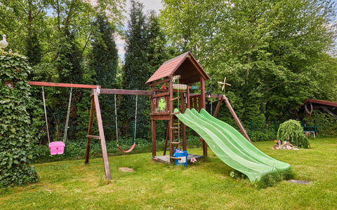 Desná V Jizerských Horách 407: Playground Slide, Outdoor Play Equipment, Chute, Playground, Garden, Recreation, Leisure, Park, Lawn
