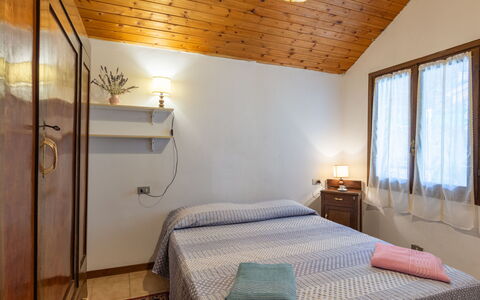 Niki: Wood, Bedroom, Bed, Home, Interior Design, Furniture, Floor, Bed Sheet, Bedding, Ceiling