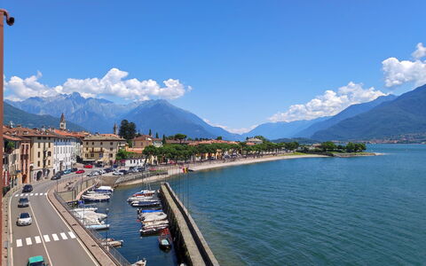 Niki: Sky, Mountainous Landforms, Body Of Water, Cloud, Mountain, Coastal And Oceanic Landforms, Hill, Coast, Horizon, Highland
