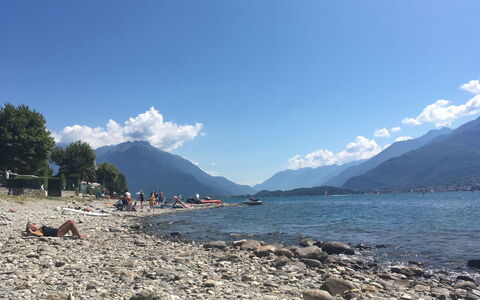 Niki: Sky, Water, Mountainous Landforms, Mountain, Body Of Water, Coast, Coastal And Oceanic Landforms, Beach, Hill, Sea