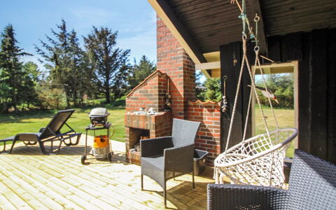 Weland - 800M from the Sea: Roof, Home, Door, Cottage, Shade, Siding, Yard, Estate, Backyard