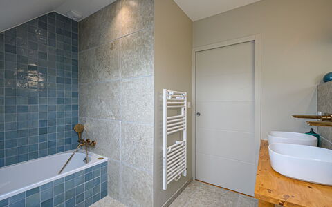 Villa Azur: Plumbing Fixture, Bathroom, Tap, Architecture, Wood, Interior Design, Floor, Flooring, Building