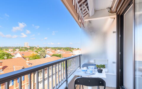 Les Gabiers: Building, Sky, Property, Cloud, Plant, Table, Wood, Architecture, Shade, Interior Design