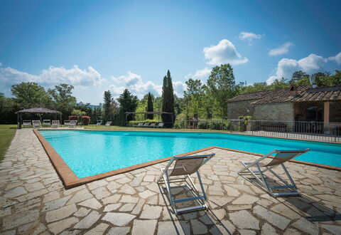 Mulino Al Suono - Badia Agnano, Toscana: Water, Cloud, Sky, Swimming Pool, Plant, Azure, Tree, Outdoor Furniture, Rectangle, Leisure