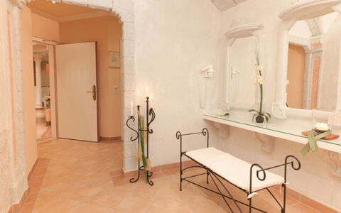 Ischgl 111: Mirror, Building, Interior Design, Wood, Floor, Wall, Tap, Flooring, Real Estate