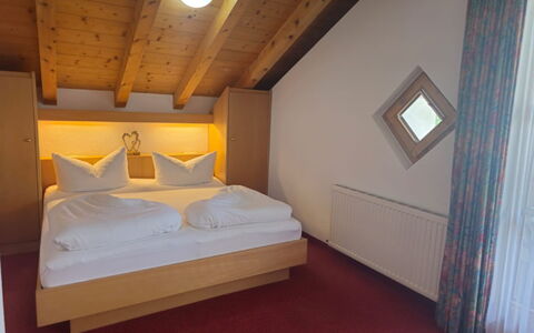 Ischgl 111: Property, Furniture, Comfort, Wood, Building, Bed Frame, Interior Design, Floor, Flooring, House