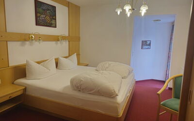 Accommodation:&nbsp;Top 1 111.1