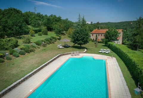 Fonte Nuova - Badia Agnano, Toscana: Water, Sky, Cloud, Plant, Green, Nature, Tree, Building, Swimming Pool, Natural Landscape