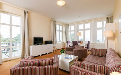 App.13 Zinnowitzer Hof 101.6: Furniture, Property, Window, Table, Couch, Wood, Living Room, Comfort, Interior Design, Chair