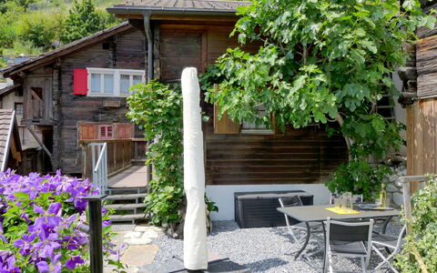 Tschingeli: Water, Sky, Table, Furniture, Property, Chair, Azure, Outdoor Table, Outdoor Furniture, Tableware