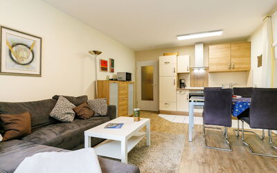 Accommodation:&nbsp;Anna 182.2