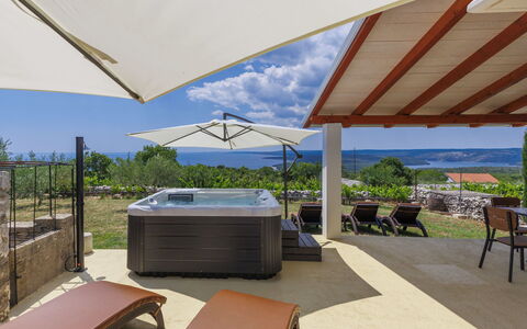 Di Nelo: Water, Sky, Table, Furniture, Property, Chair, Azure, Outdoor Table, Outdoor Furniture, Tableware