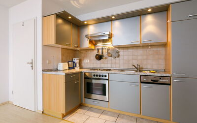 Accommodation:&nbsp;Moeller 176.1