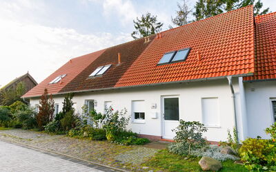 Koserow 176: Plant, Sky, Building, Cloud, Property, Window, House, Land Lot, Cottage