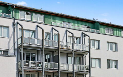 Zinnowitz 104: Facade, Apartment, Residential Area, Urban Design, Composite Material, Balcony, Metal, Condominium, Handrail, Paint
