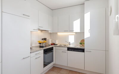 Torre Tessuti Apt City Stay 50.3: Kitchen Appliance, Kitchen, Countertop, Cabinetry, Interior Design, Major Appliance, Flooring, Wood, Floor, Ceiling
