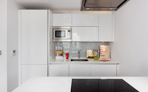 Avant-Garde, Shoreditch: Building, Cabinetry, Property, Kitchen Appliance, Countertop, House, Home Appliance, Refrigerator, Rectangle