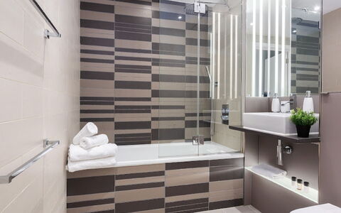 Avant-Garde, Shoreditch: Furniture, Bathtub, Building, Plant, Comfort, Plumbing Fixture, Interior Design, Bathroom, Flooring, Wood