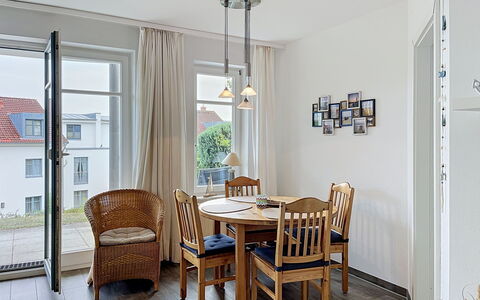 Zinnowitz 190: Furniture, Interior Design, Flooring, Floor, Wood, Ceiling, Light Fixture, Dining Room, Chair, Kitchen & Dining Room Table