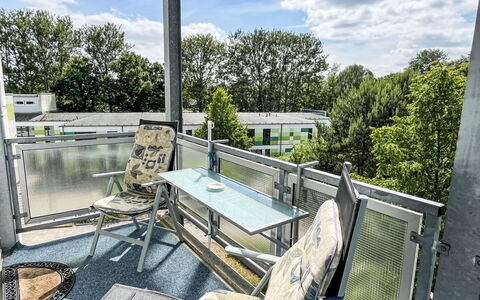 Karsten: Cloud, Sky, Building, Chair, Tree, Water, Window, Flowerpot, Urban Design, Plant