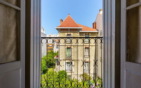 Maison Simonne: Water, Plant, Property, Building, Swimming Pool, Azure, Window, Architecture, Leisure, Residential Area