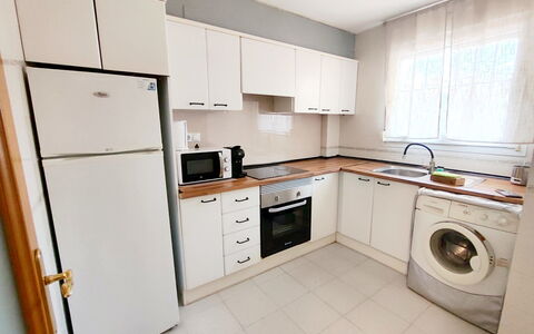 Oropesa del Mar 649: Major Appliance, Kitchen Appliance, Kitchen, Flooring, Countertop, Cabinetry, Floor, Home Appliance, Interior Design, Furniture