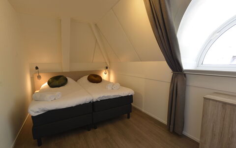 Citta Romana: Furniture, Building, Comfort, Bed Frame, Wood, Interior Design, Floor, House, Pillow, Lamp