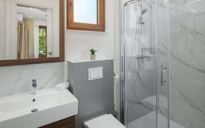 Accommodation:&nbsp;Luxury Bay Villa with Private Hot Tub 313.3
