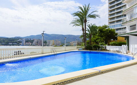 Las Vegas: Cloud, Sky, Daytime, Property, Water, Building, Plant, Azure, Urban Design, Public Space