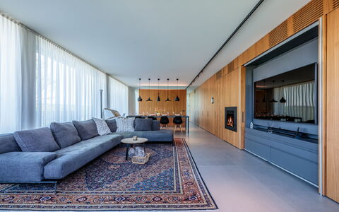 Villa Dalia Venezia: Building, Couch, Flooring, Floor, Window, Living Room, Comfort, Wood, Wall, Studio Couch