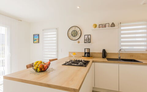 Kervennou: Kitchen Sink, Property, Cabinetry, Window, Sink, Countertop, Building, Interior Design, Food, Wood