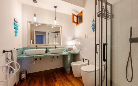 Wesea: Interior Design, Plumbing Fixture, Flooring, Wall, Bathroom, Floor, Sink, Wood, Bathroom Sink, Tap