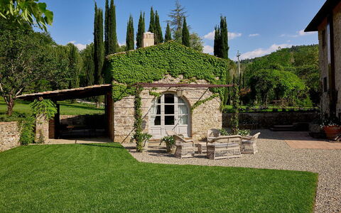 Villa Dell'abate: Sky, Plant, Tree, Grass, Cottage, Landscape, Rural Area, Natural Landscape, Building, Facade