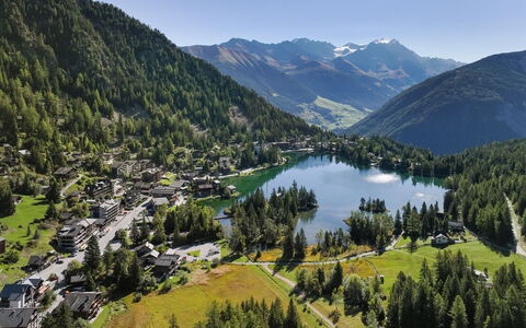 Champex 220: Water, Water Resources, Body Of Water, Mountainous Landforms, Mountain, Natural Landscape, Hill, Mountain Range, Highland, Watercourse