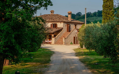 Villa Pagannoni: Plant, Property, Sky, Building, Tree, House, Land Lot, Natural Landscape, Residential Area, Rural Area