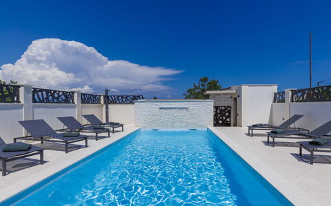 Enka: Food, Table, Tableware, Plant, Furniture, Sky, Chair, Dishware, Plate, Outdoor Furniture