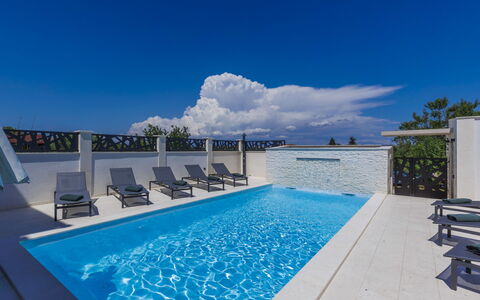Enka: Food, Table, Tableware, Plant, Furniture, Sky, Chair, Dishware, Plate, Outdoor Furniture
