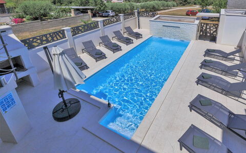 Enka: Food, Table, Tableware, Plant, Furniture, Sky, Chair, Dishware, Plate, Outdoor Furniture