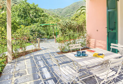 La Casa Dei Glicini - Levanto: Plant, Building, Sky, Outdoor Furniture, Shade, Leisure, Residential Area, Urban Design, Swimming Pool, Real Estate