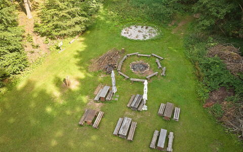 Lesní Plovárna B1: Garden, Groundcover, Lawn, Landscaping, Backyard, Botanical Garden, Park, Design, Yard
