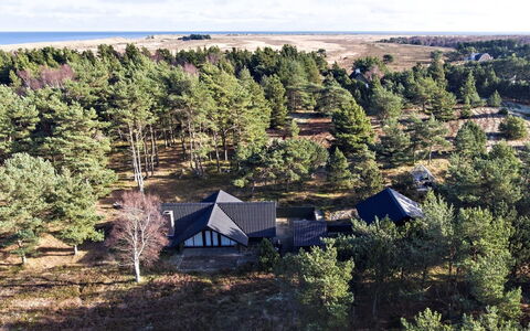 Eliza - 600M from the Sea
