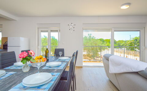 Accommodation:&nbsp;Milena 107.1