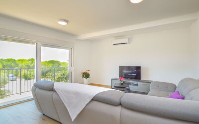 Accommodation:&nbsp;Milena 107.2