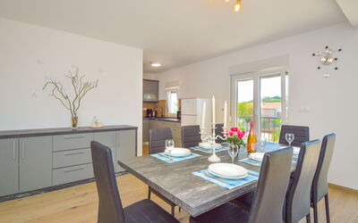 Accommodation:&nbsp;Milena 107.2
