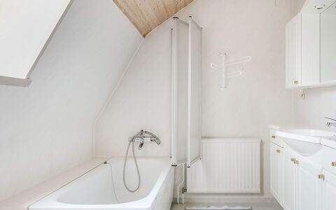 Arvidstorp: Property, Plumbing Fixture, Tap, Bathroom Cabinet, Building, Bathroom Sink, Sink, Bathtub, Bathroom, Interior Design