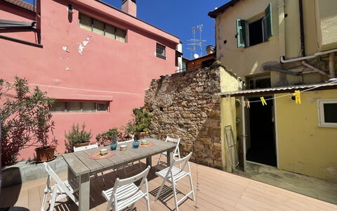 Casa nel Blu: Tableware, Sky, Table, Property, Plant, Furniture, Building, Cloud, Dishware, Cup