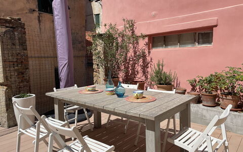 Casa nel Blu: Tableware, Sky, Table, Property, Plant, Furniture, Building, Cloud, Dishware, Cup