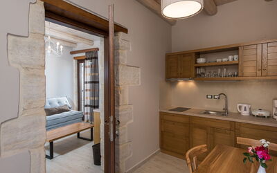 Lameriana Junior Suite 14.1: Furniture, Table, Building, Wood, Cabinetry, Interior Design, Houseplant, Architecture, Comfort, Living Room