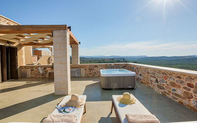 Lameriana King Suite with Hot Tub 14.9: Water, Cloud, Sky, Building, Plant, Window, Swimming Pool, Tree, House, Leisure